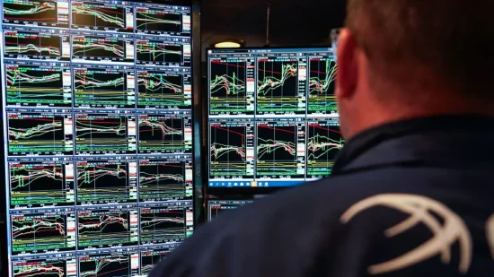 广盛网  早盘：美股继续上扬 道指涨逾1000点